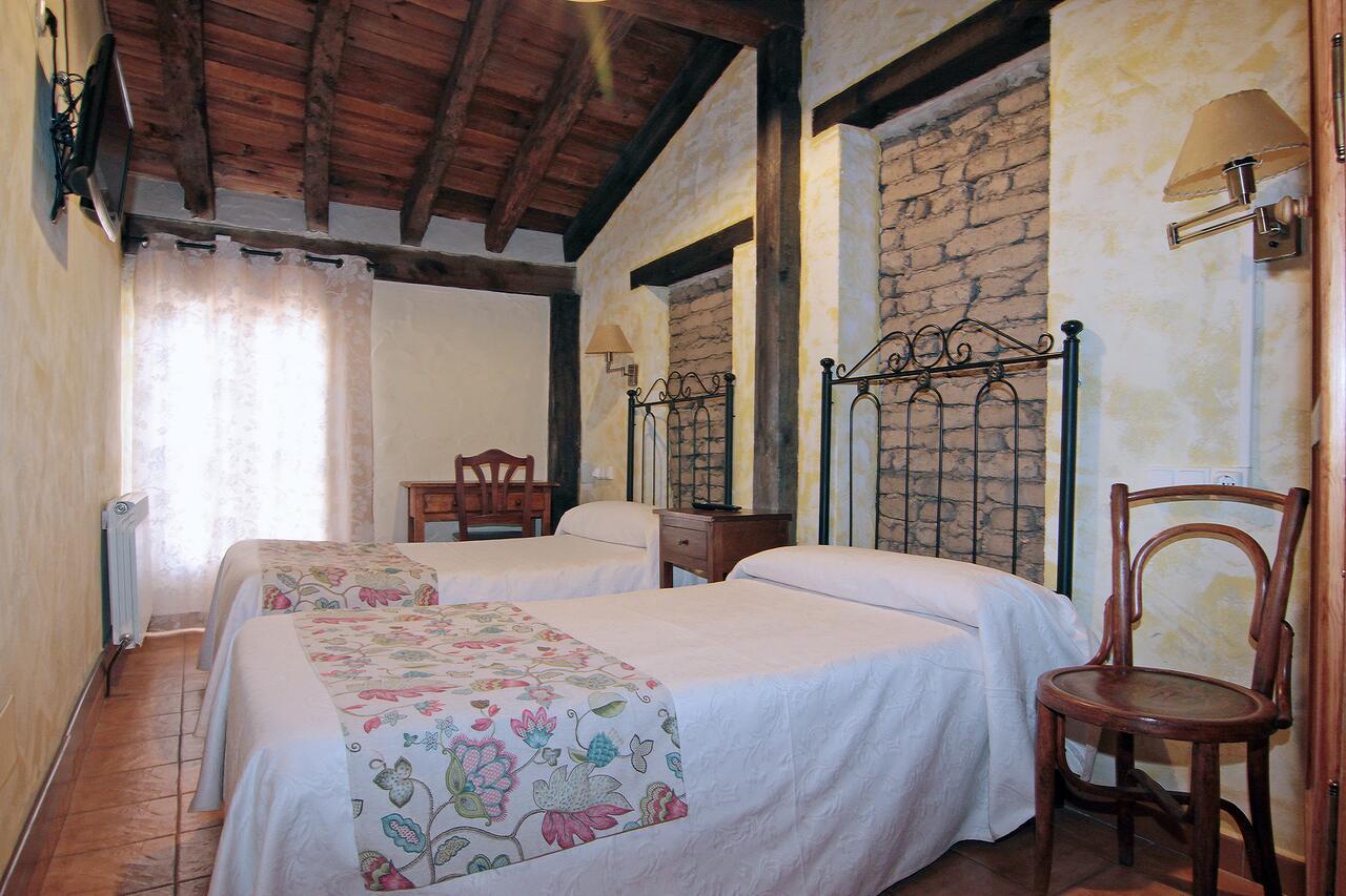 Montemayor de Pililla Hotel Rural Los Abuelos מראה חיצוני תמונה