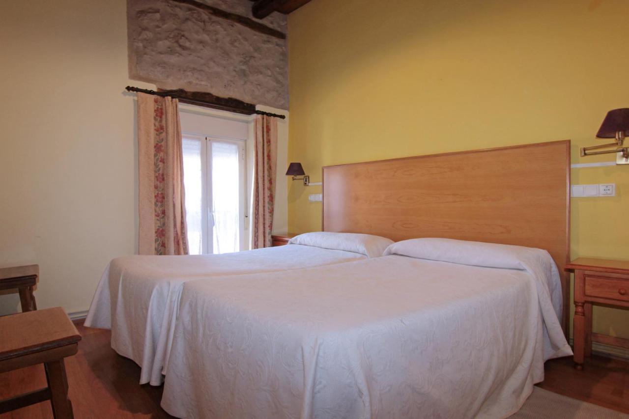 Montemayor de Pililla Hotel Rural Los Abuelos מראה חיצוני תמונה