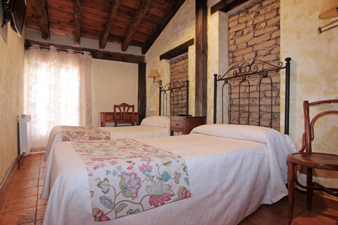 Montemayor de Pililla Hotel Rural Los Abuelos מראה חיצוני תמונה