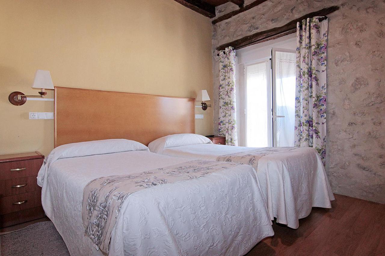 Montemayor de Pililla Hotel Rural Los Abuelos מראה חיצוני תמונה